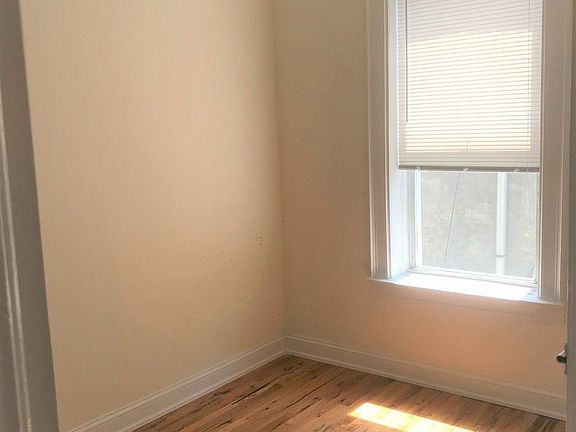 5th image of 3240 44th St APT 3R