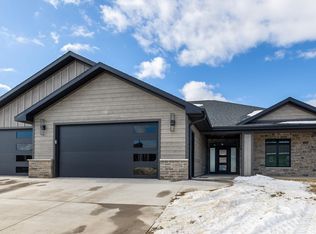 4461 Barnwood Ln, Dubuque, IA 52002