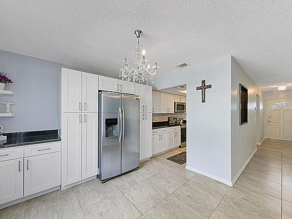5th image of 10076 Elmbrook Cir