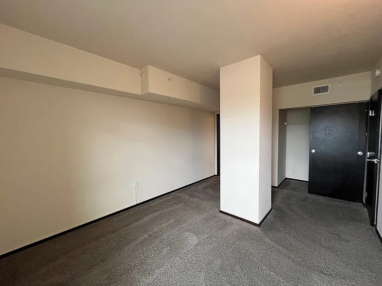 Galaxie High Rise Apartments — Photo 154