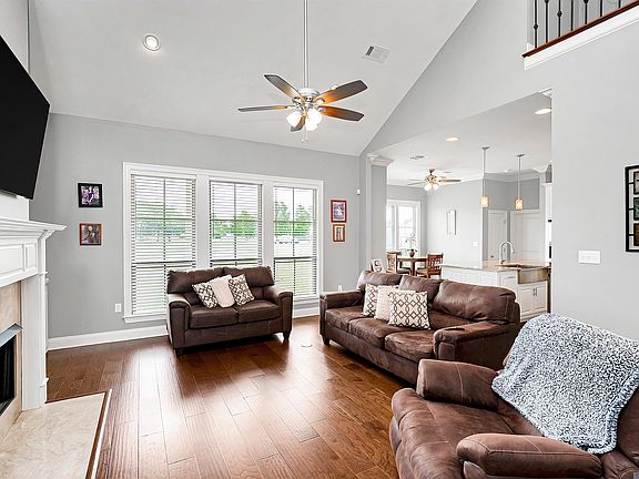 5th image of 209 Amelia Ct