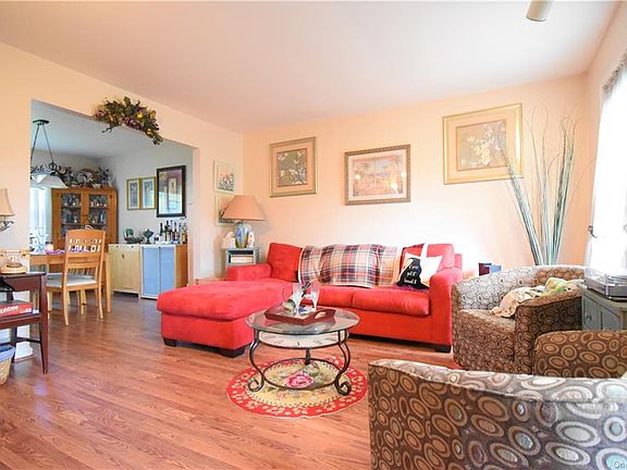 3rd image of 11 Watkins Dr