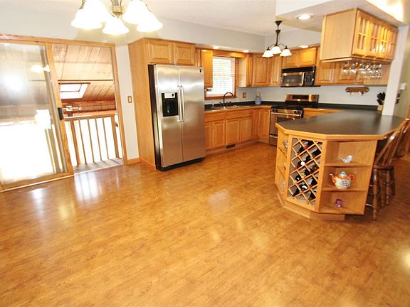4th image of 1019 Greglynn St
