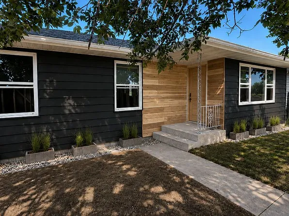 1227 7th Ave W, Williston, ND 58801
