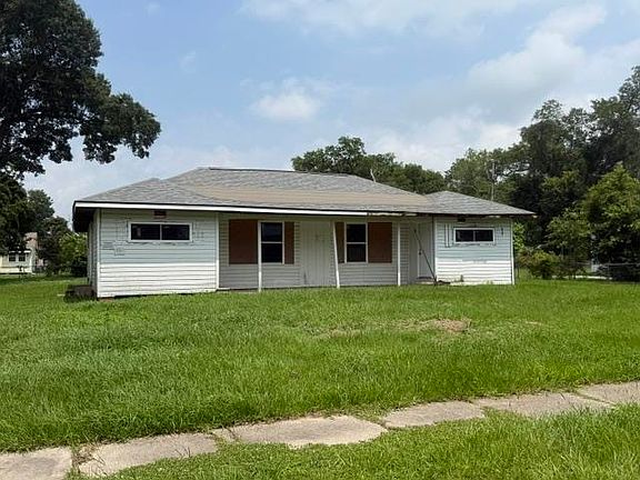 2nd image of 3819 Swanee St