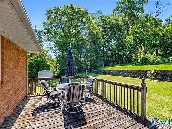 4th image of 4012 E Crestview Dr NW