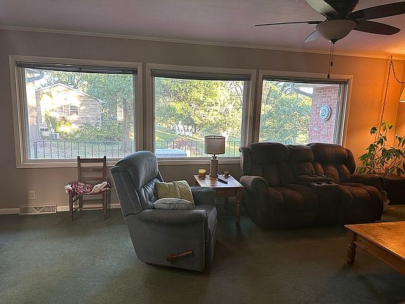 5th image of 301 Parkview Dr