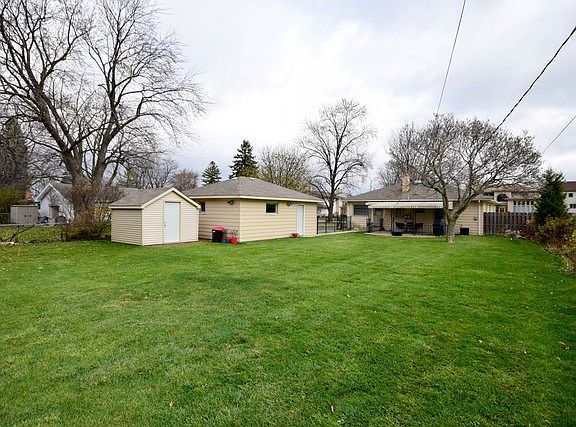 5th image of 4936 N Pontiac Ave