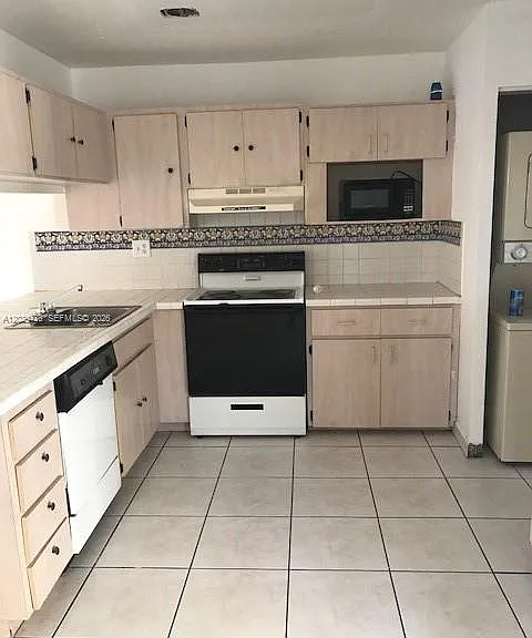 15401 SW 81st Circle Ln #16 — Photo 2