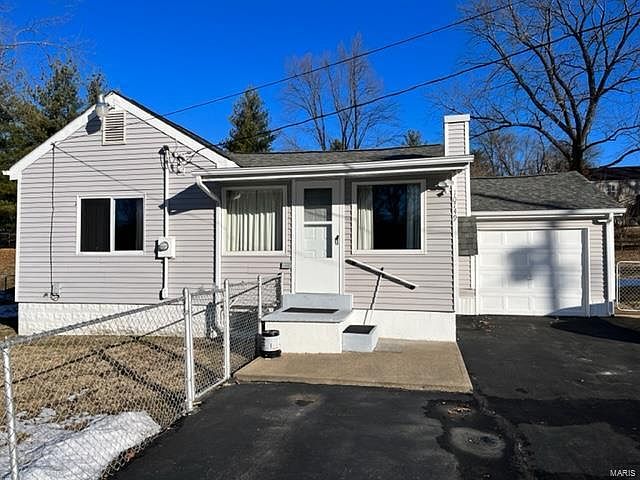 1st image of 10749 Decker Ave
