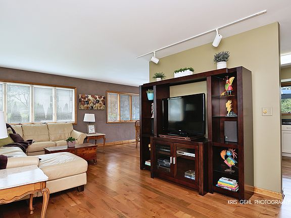 3rd image of 36438 N Elizabeth Ct
