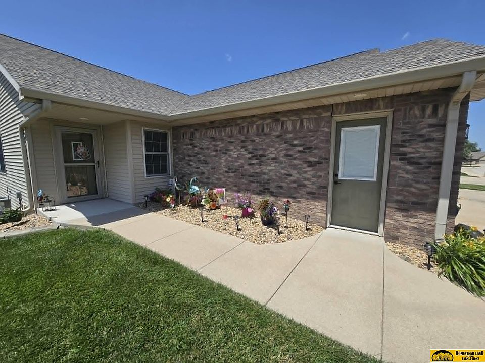1st image of 613 Spring View Cir