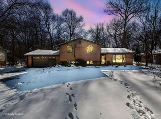 3447 Woodmont Dr, Lambertville, MI 48144