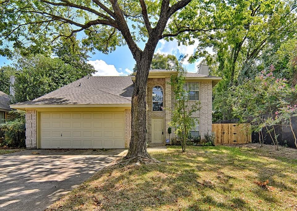 1st image of 2802 Dover Gardens Dr