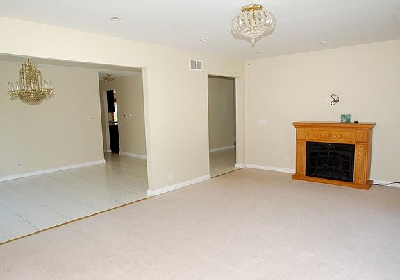 5th image of 216 Islington Ln