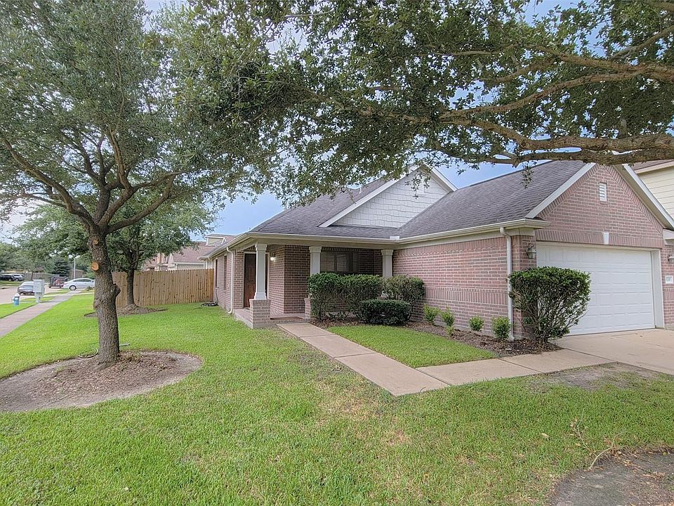 1st image of 18310 Walden Gate Ln