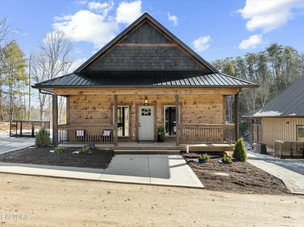 576 Warbonnet Way, Pigeon Forge, TN 37863