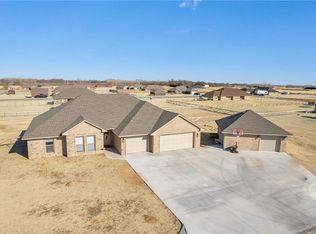 27 Valor Cir, Altus, OK 73521