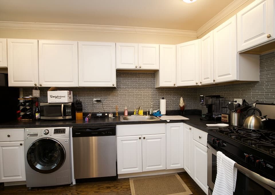 1st image of 2129 N Dayton St APT 102
