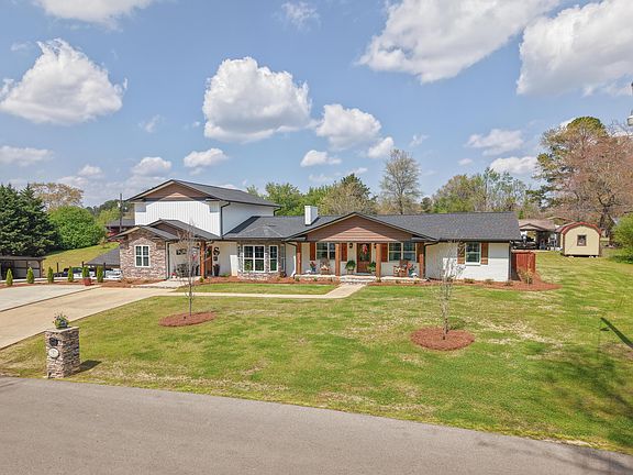 3rd image of 5 Woodmont Dr