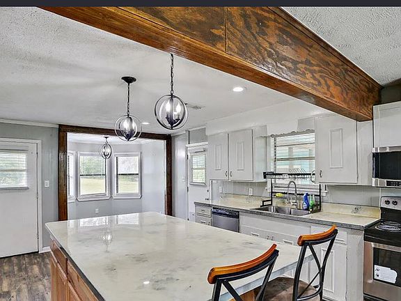 3rd image of 1154 Walker Rd #3