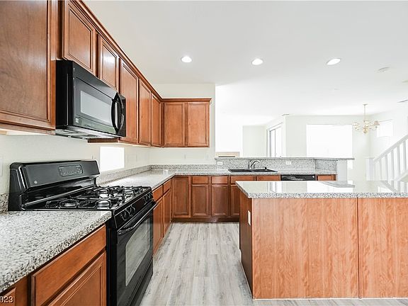 3rd image of 8792 Norton Peak Ave