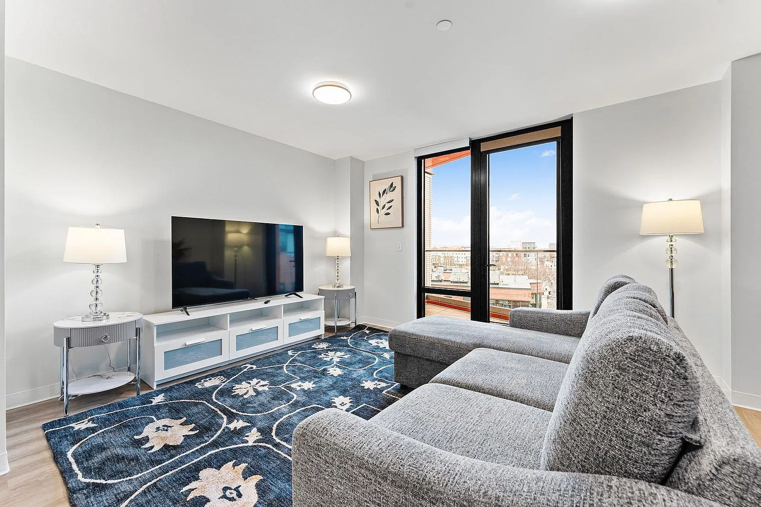 1 bed, 1.0 bath, 871 sqft, $3,779 — Photo 2