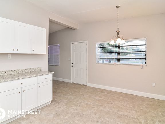 5th image of 315 NW 33rd Ave