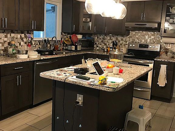 5th image of 609 Saint Paul Ave