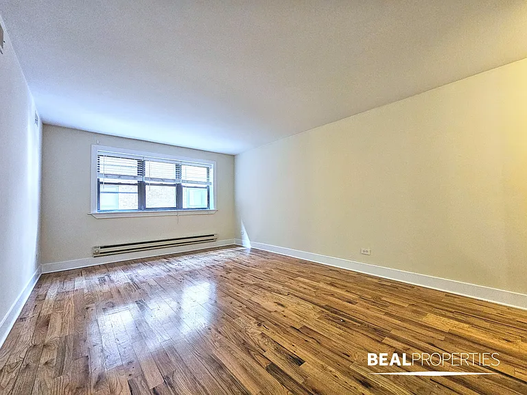 555 W Arlington Pl — Photo 19