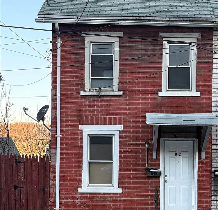 1st image of 812 Wyandotte St