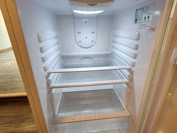 2nd image of 413 E Market St #2