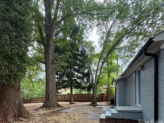 5th image of 835 Ranch Rd