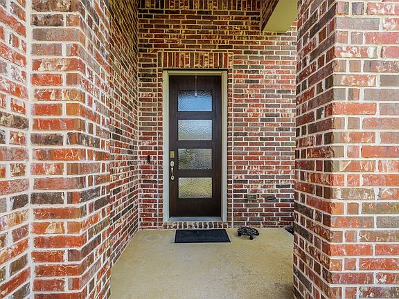 4th image of 709 Bent Brook Rd
