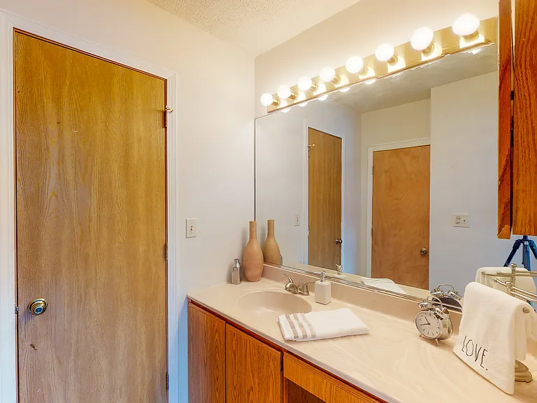 468 Minnesota Cir — Photo 23