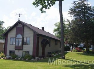 3883 Hunt Rd, Lapeer, MI 48446