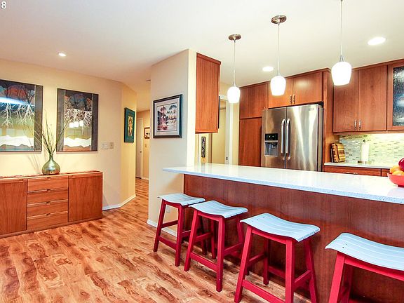 5th image of 3424 NE 83rd Ave