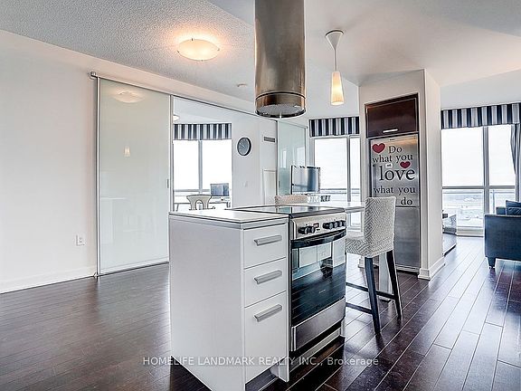 5th image of 38 Dan Leckie Way #1912