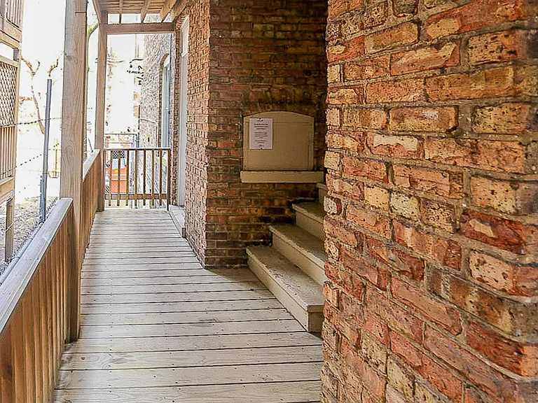 638 W Roscoe St #1 — Photo 9