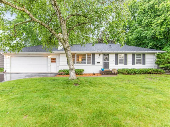 8655 Poplar Bridge Curv, Bloomington, MN 55437