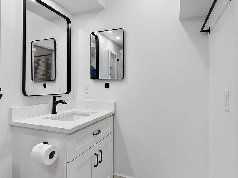 100 Shore Ct #208 — Photo 39