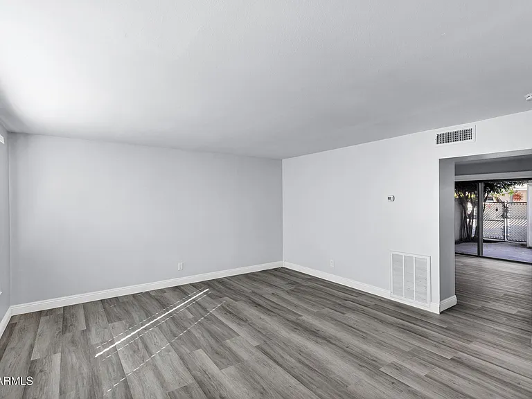 14 E Hermosa Dr — Photo 7