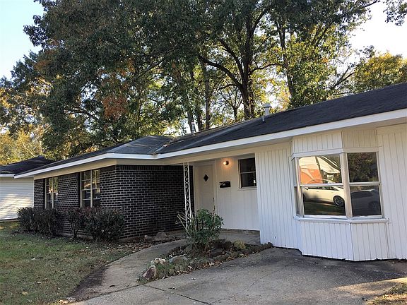 2nd image of 2933 Hoyte Dr