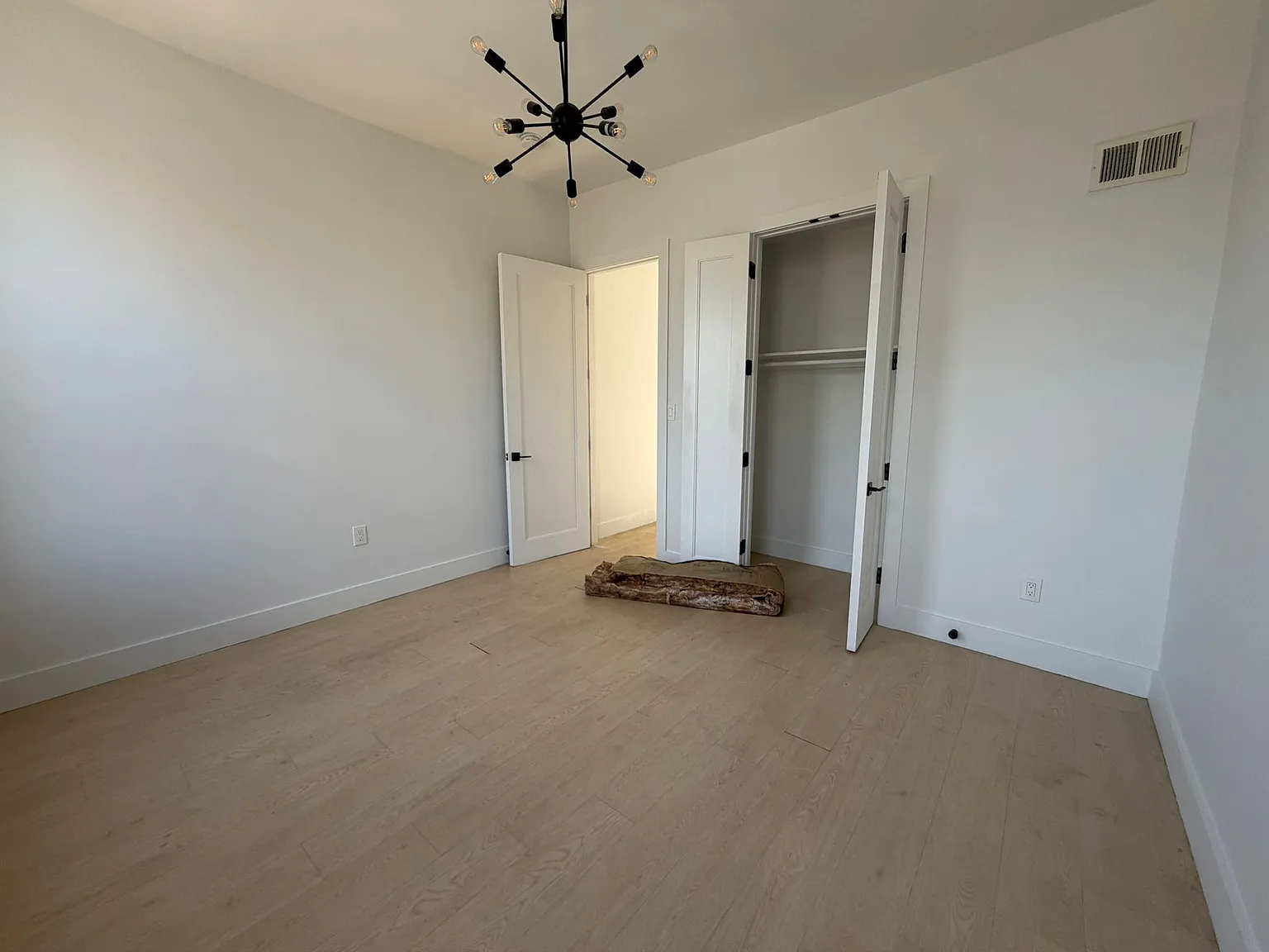 3 bed, $3,500 — Photo 4