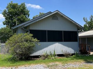 6701 Terrell St, Groves, TX 77619