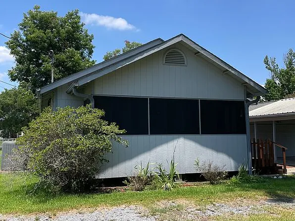 6701 Terrell St, Groves, TX 77619