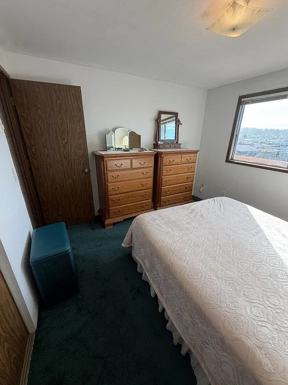 2054 Meade Ave — Photo 4