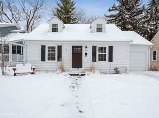 214 S Randall Rd, Aurora, IL 60506