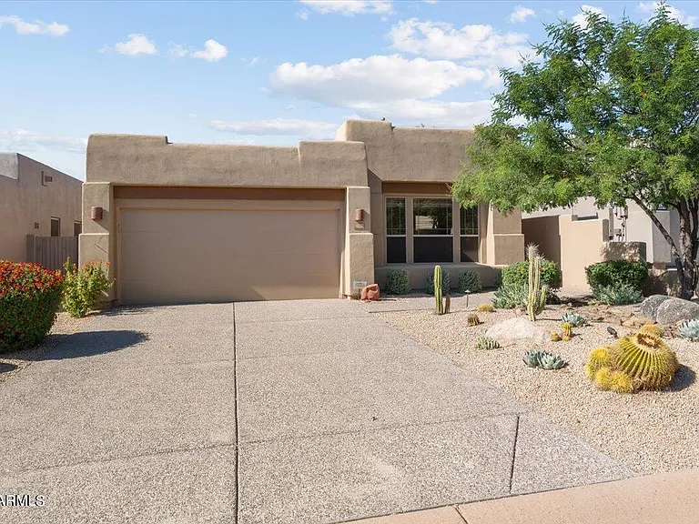 9670 E Chuckwagon Ln — Photo 2