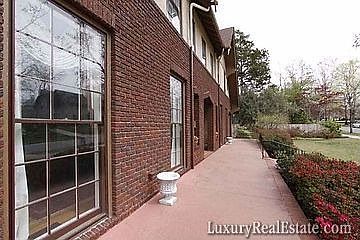 2nd image of 231 Sunset Dr